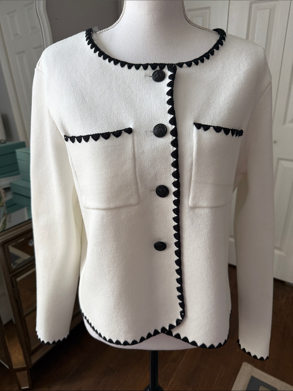 LoveTrend Classic White Knit Jacket w/ Black Trim Lg ❤️